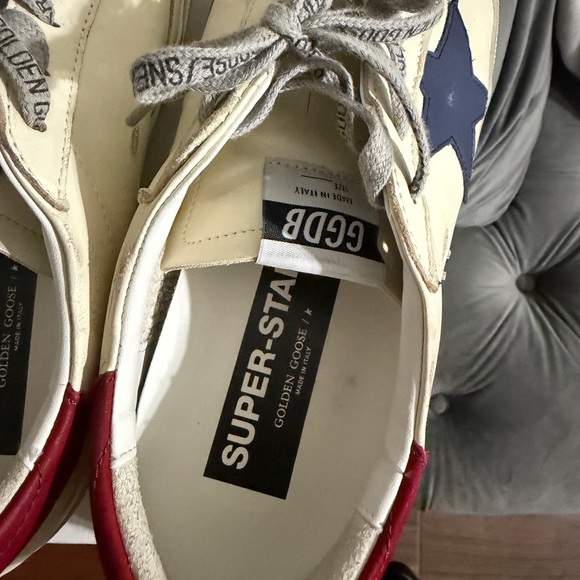 Golden Goose Cream Sneakers with Red and Blue Details - Picture 5 of 7